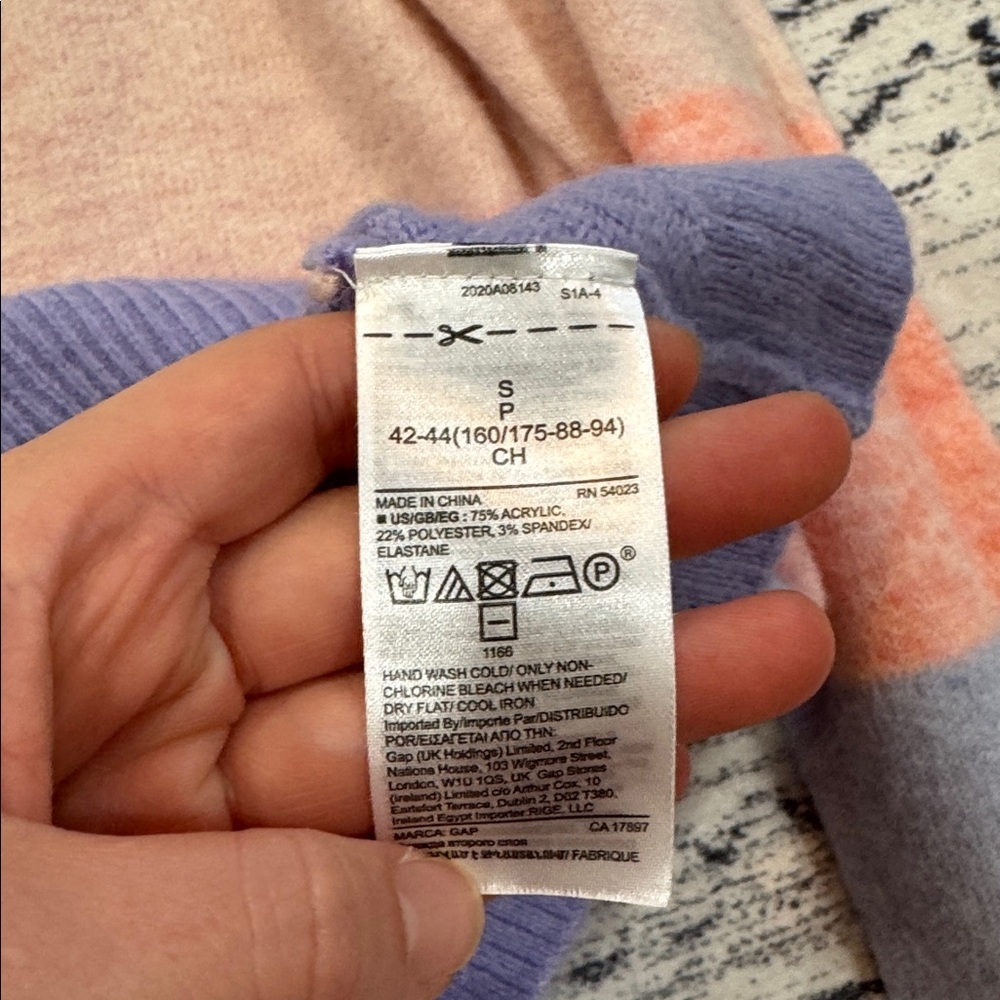 GAP Women's pullover Sweater in Pastel spring colorful Stripes - Picture 7 of 7